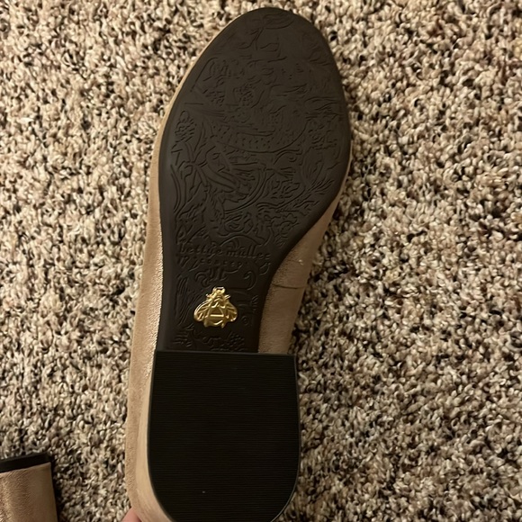 BETTYE MULLER Concept NEW gold shimmer pumps heels - Picture 5 of 7